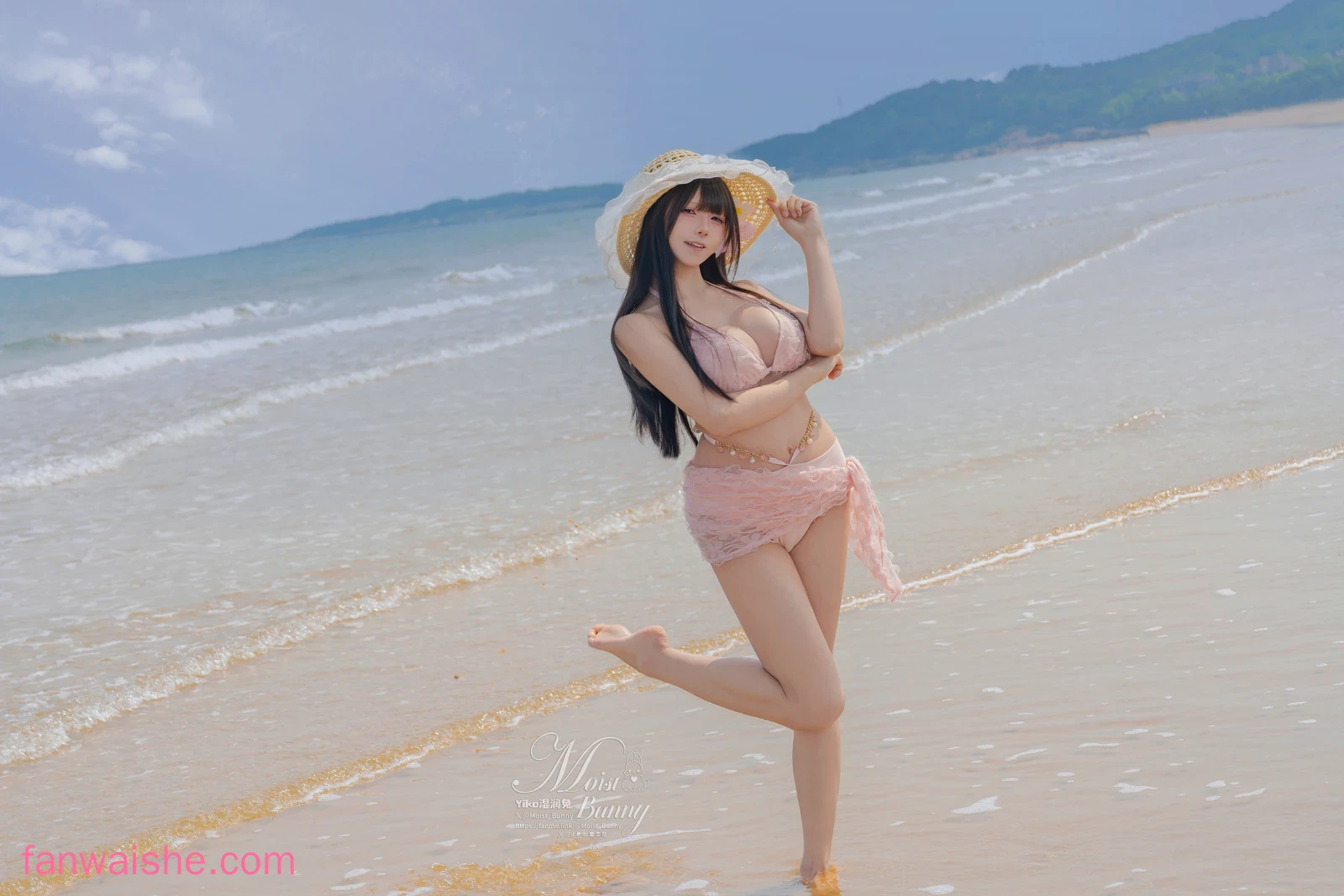 Yiko湿润兔 Yiko湿润兔 NO.028 - 粉红假日 [97P3V-2.17GB]