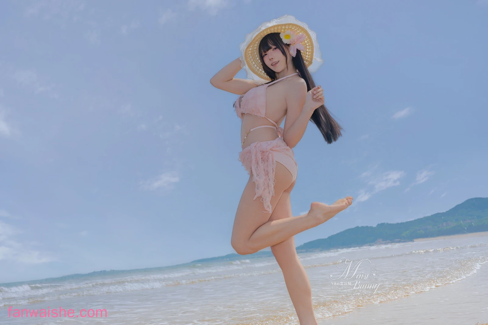 Yiko湿润兔 Yiko湿润兔 NO.028 - 粉红假日 [97P3V-2.17GB]