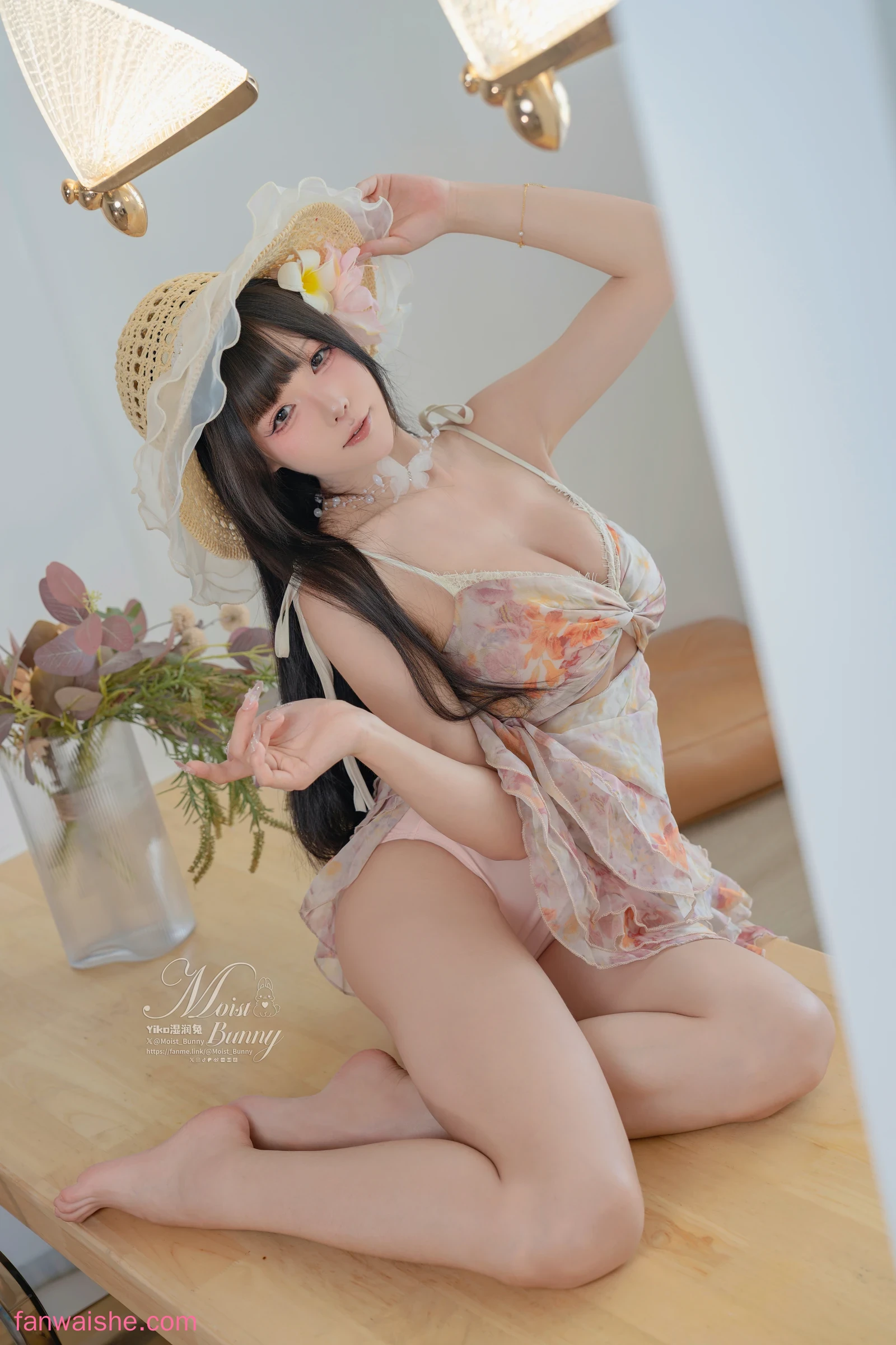 Yiko湿润兔 Yiko湿润兔 NO.028 - 粉红假日 [97P3V-2.17GB]