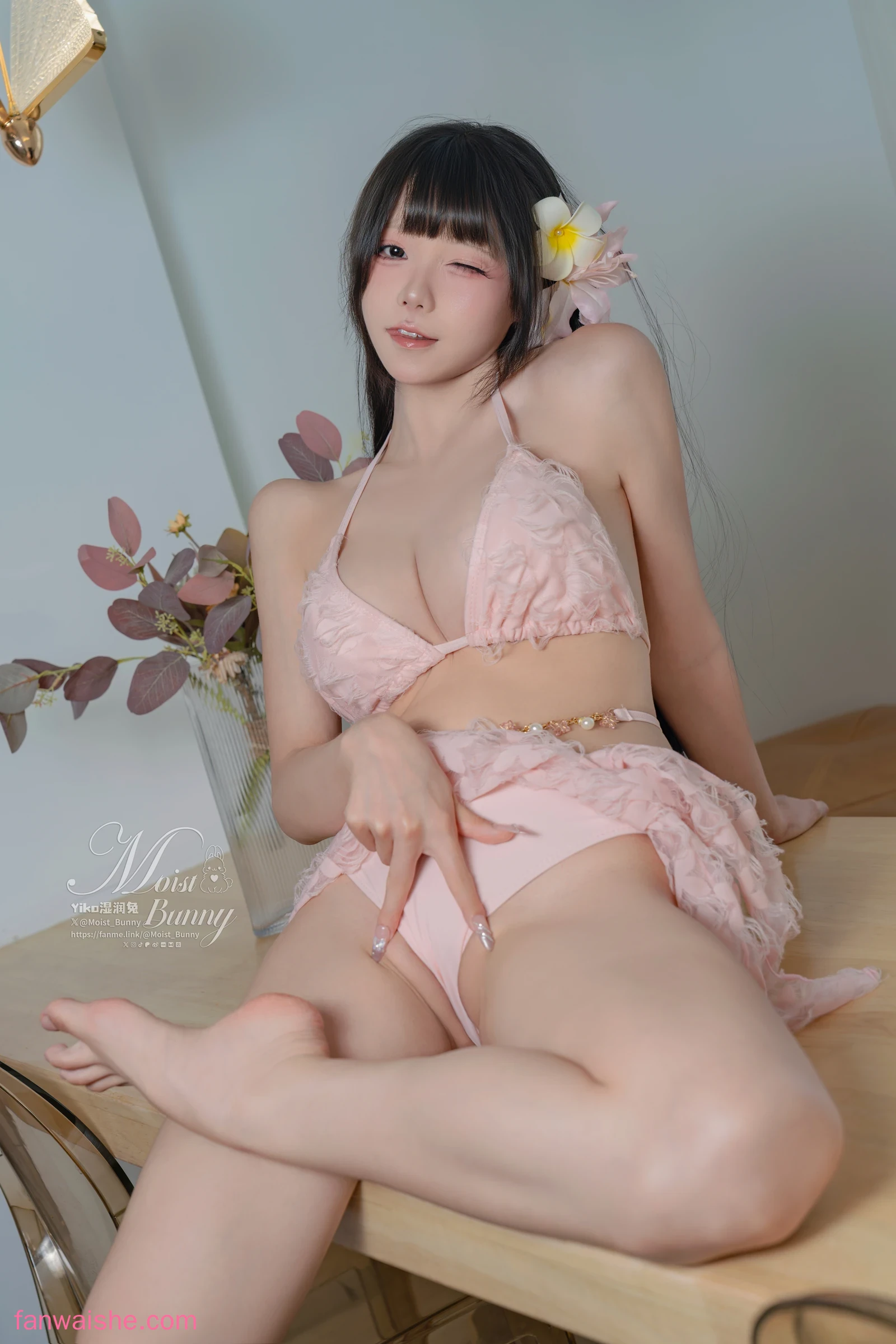 Yiko湿润兔 Yiko湿润兔 NO.028 - 粉红假日 [97P3V-2.17GB]