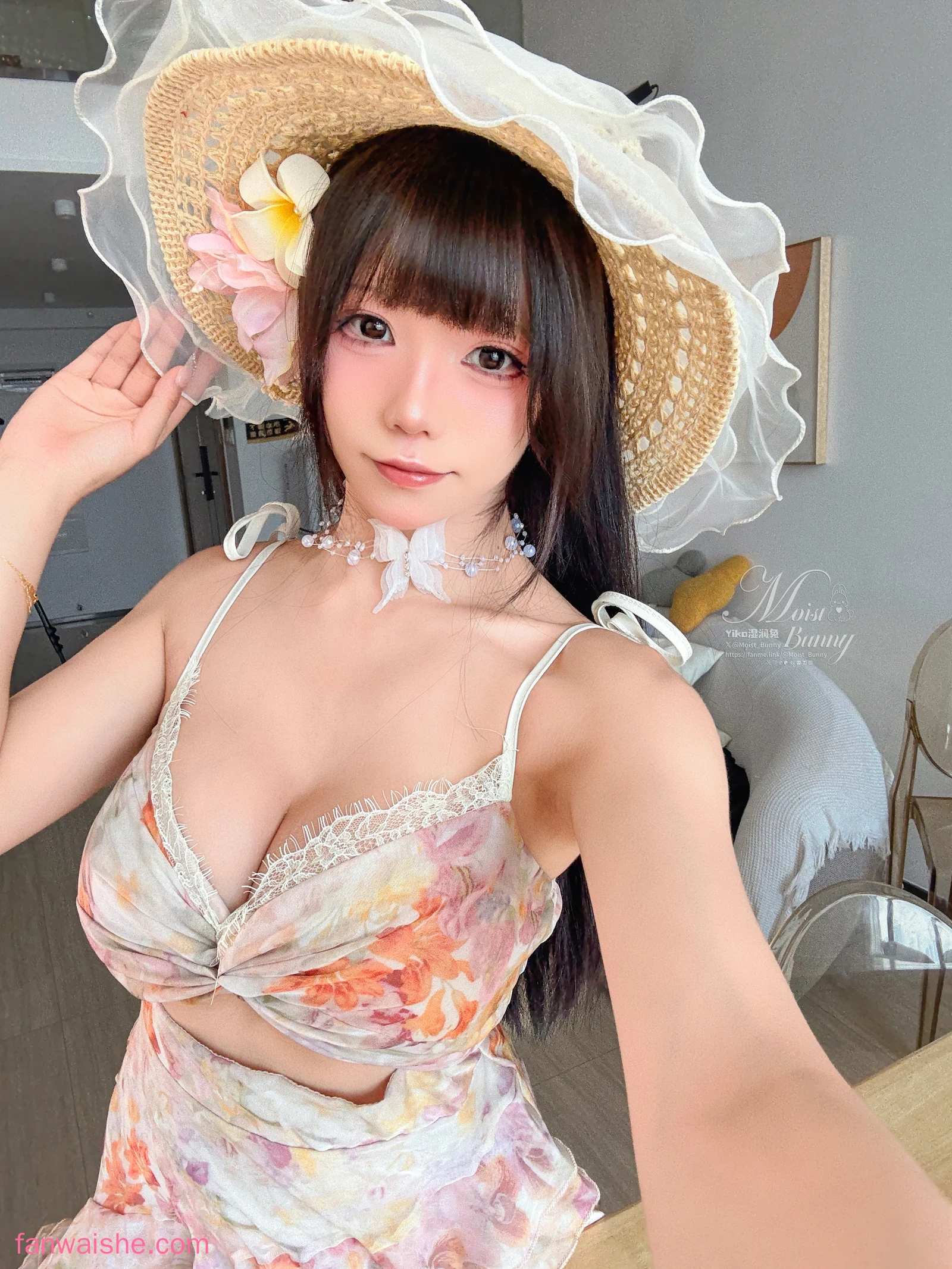 Yiko湿润兔 Yiko湿润兔 NO.028 - 粉红假日 [97P3V-2.17GB]