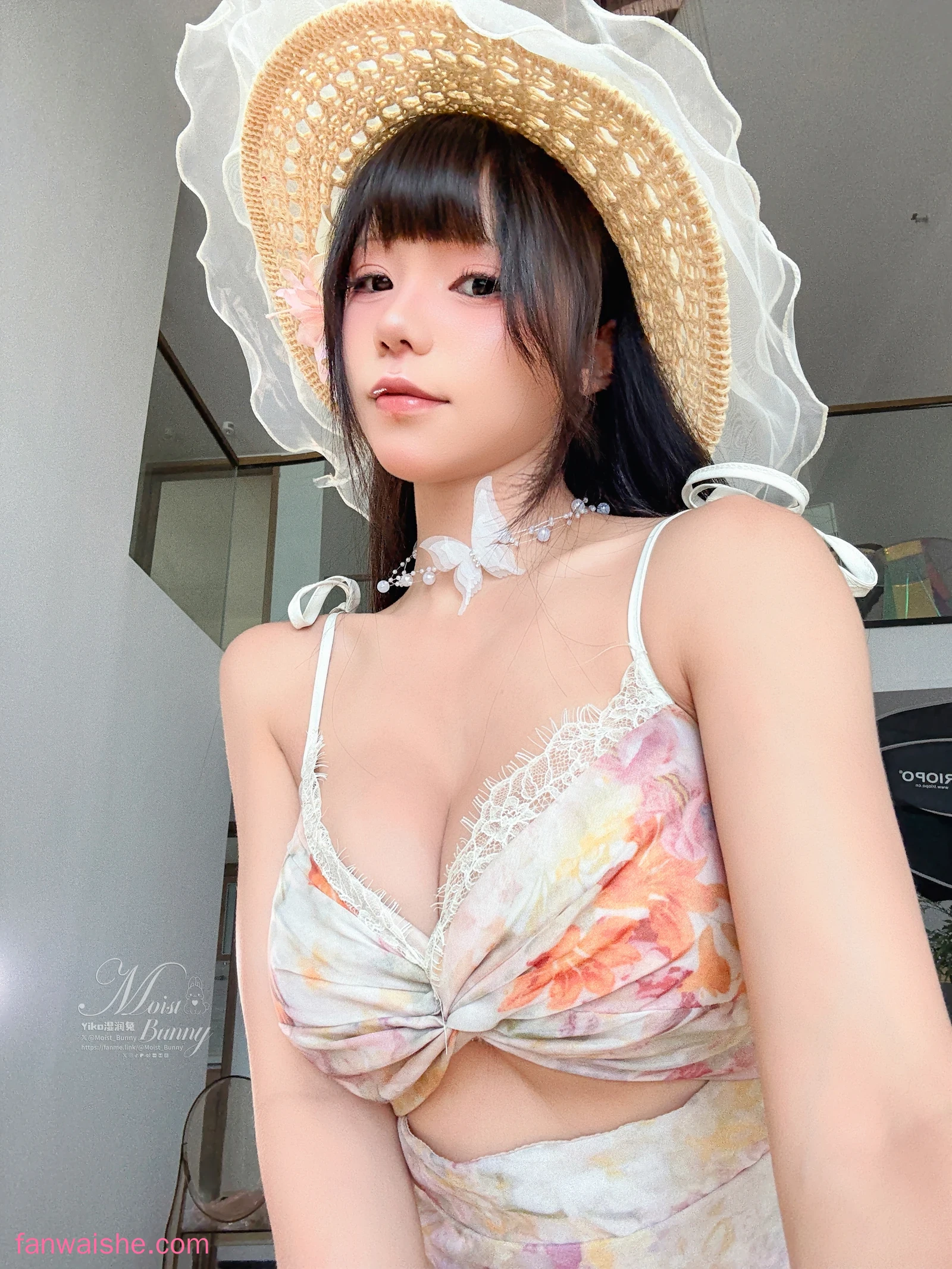 Yiko湿润兔 Yiko湿润兔 NO.028 - 粉红假日 [97P3V-2.17GB]