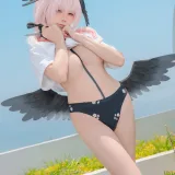 Yiko湿润兔《下江小春 泳装 [96P2V-2.4GB]》主题写真：96张全套美图，含2个视频