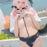 Yiko湿润兔《下江小春 泳装 [96P2V-2.4GB]》主题写真：96张全套美图，含2个视频
