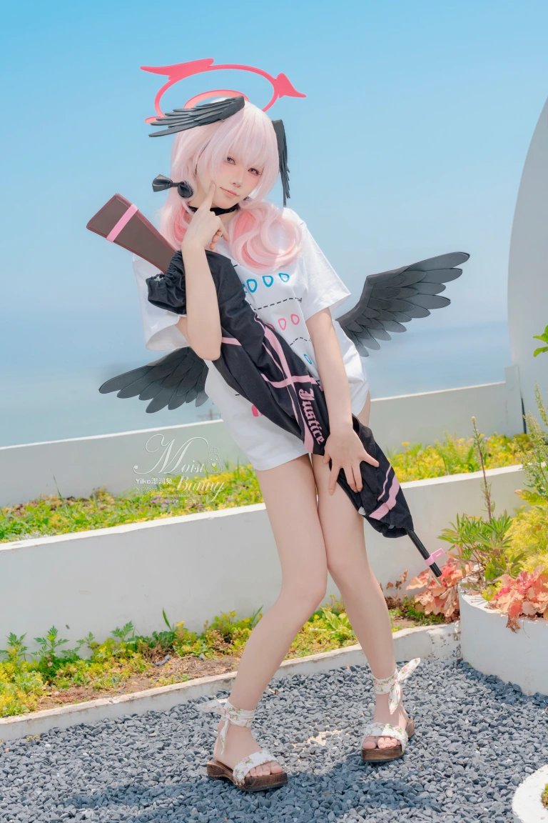 Yiko湿润兔《下江小春 泳装 [96P2V-2.4GB]》主题写真：96张全套美图，含2个视频