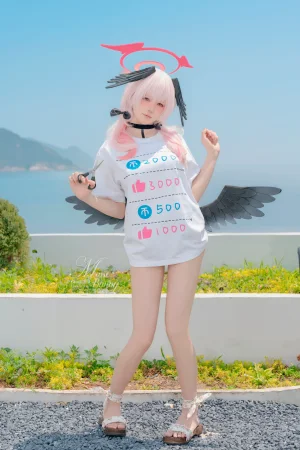 Yiko湿润兔《下江小春 泳装 [96P2V-2.4GB]》主题写真：96张全套美图，含2个视频
