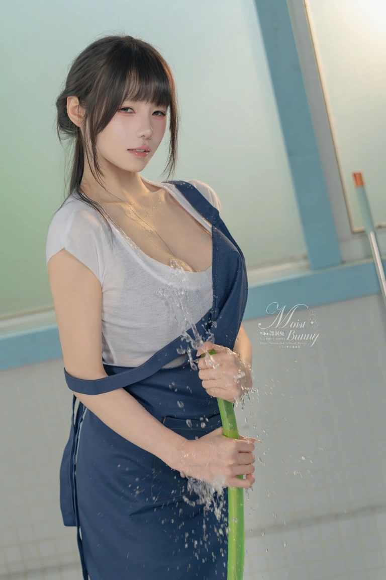 Yiko湿润兔《钱汤の女将&每夜》主题写真：112张全套美图，含2个视频