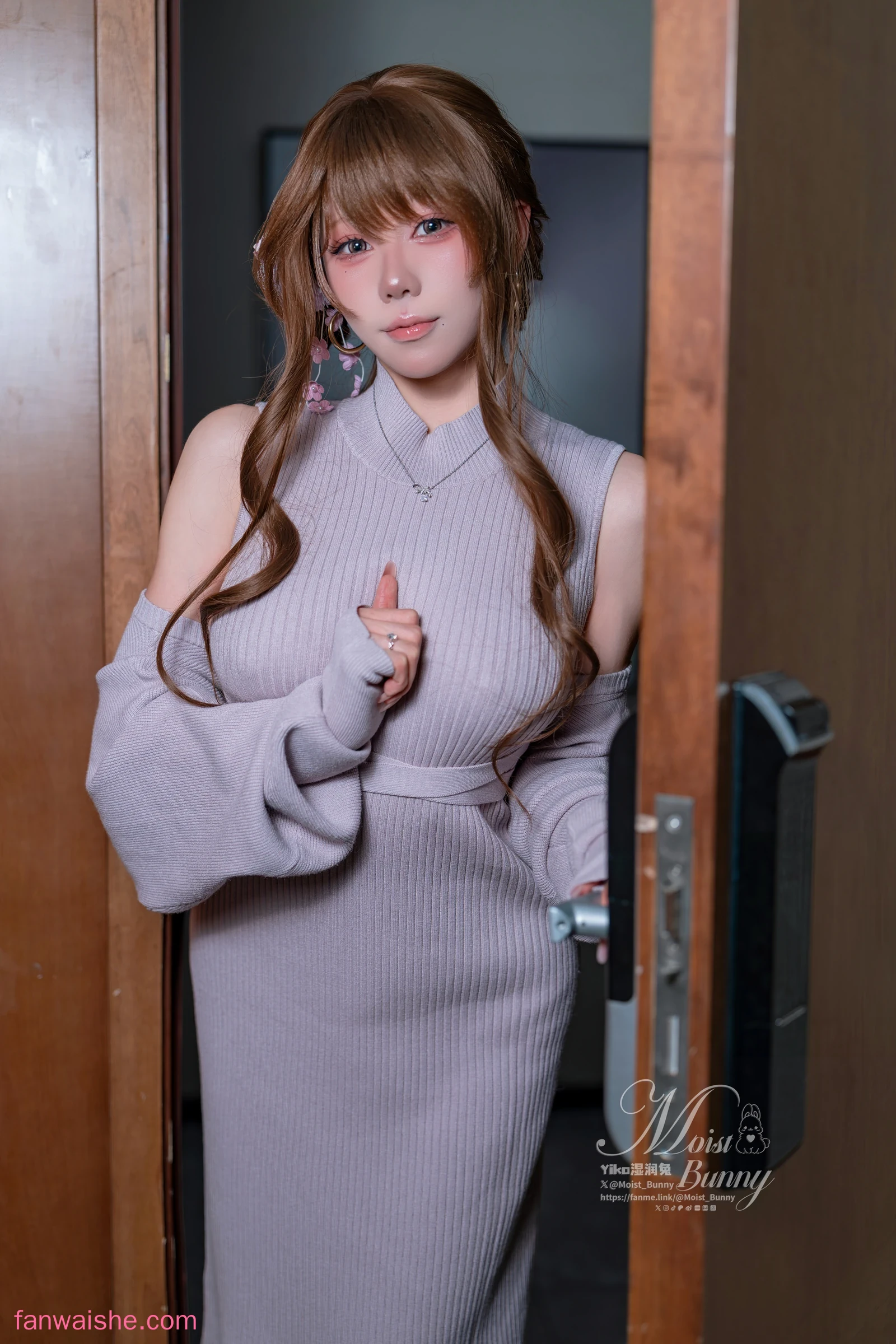 Yiko湿润兔 Yiko湿润兔 NO.057 - 2026年01月 在丈夫身边