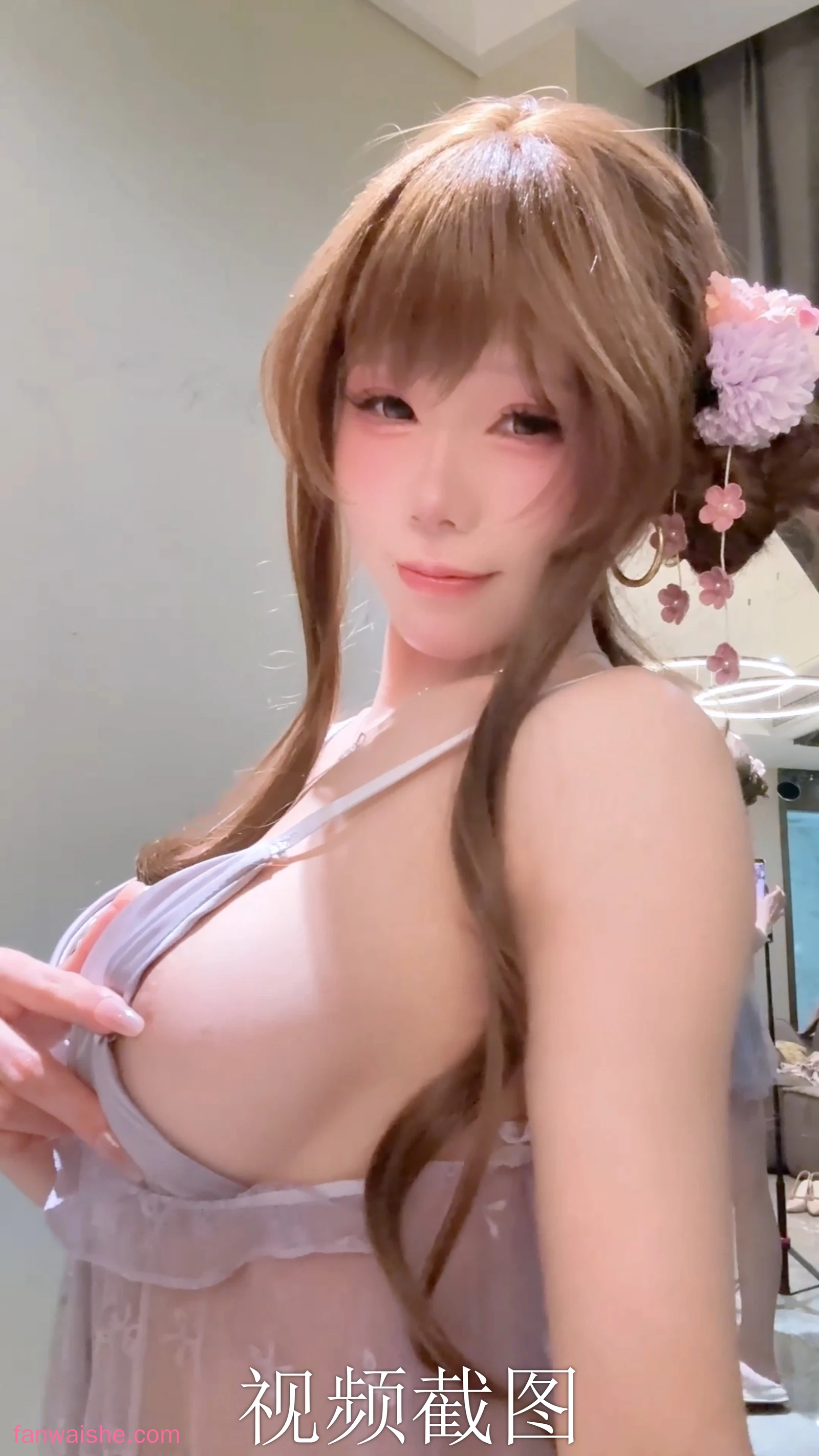 Yiko湿润兔 Yiko湿润兔 NO.057 - 2026年01月 在丈夫身边