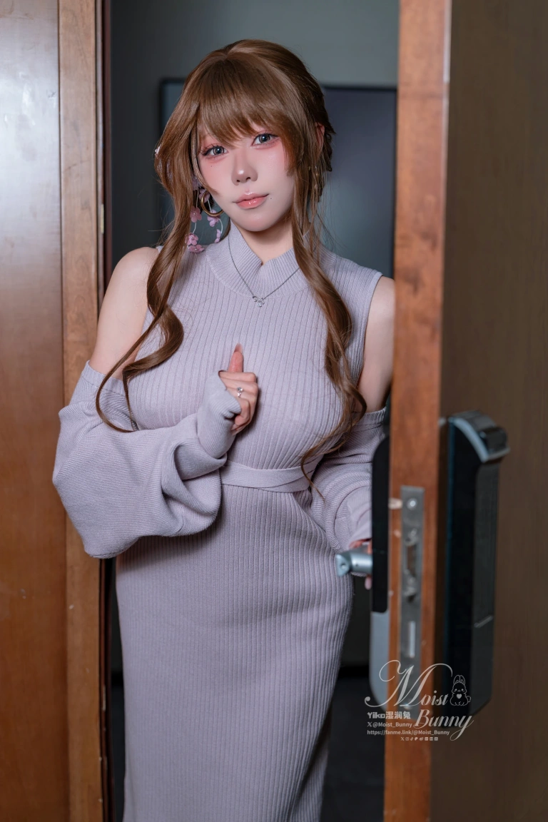 Yiko湿润兔《2026年01月 在丈夫身边》主题写真：124张全套美图，含3个视频