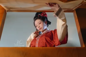 Yiko湿润兔《2026年02月 快马加鞭 金莲迎春》主题写真：94张全套美图，含2个视频
