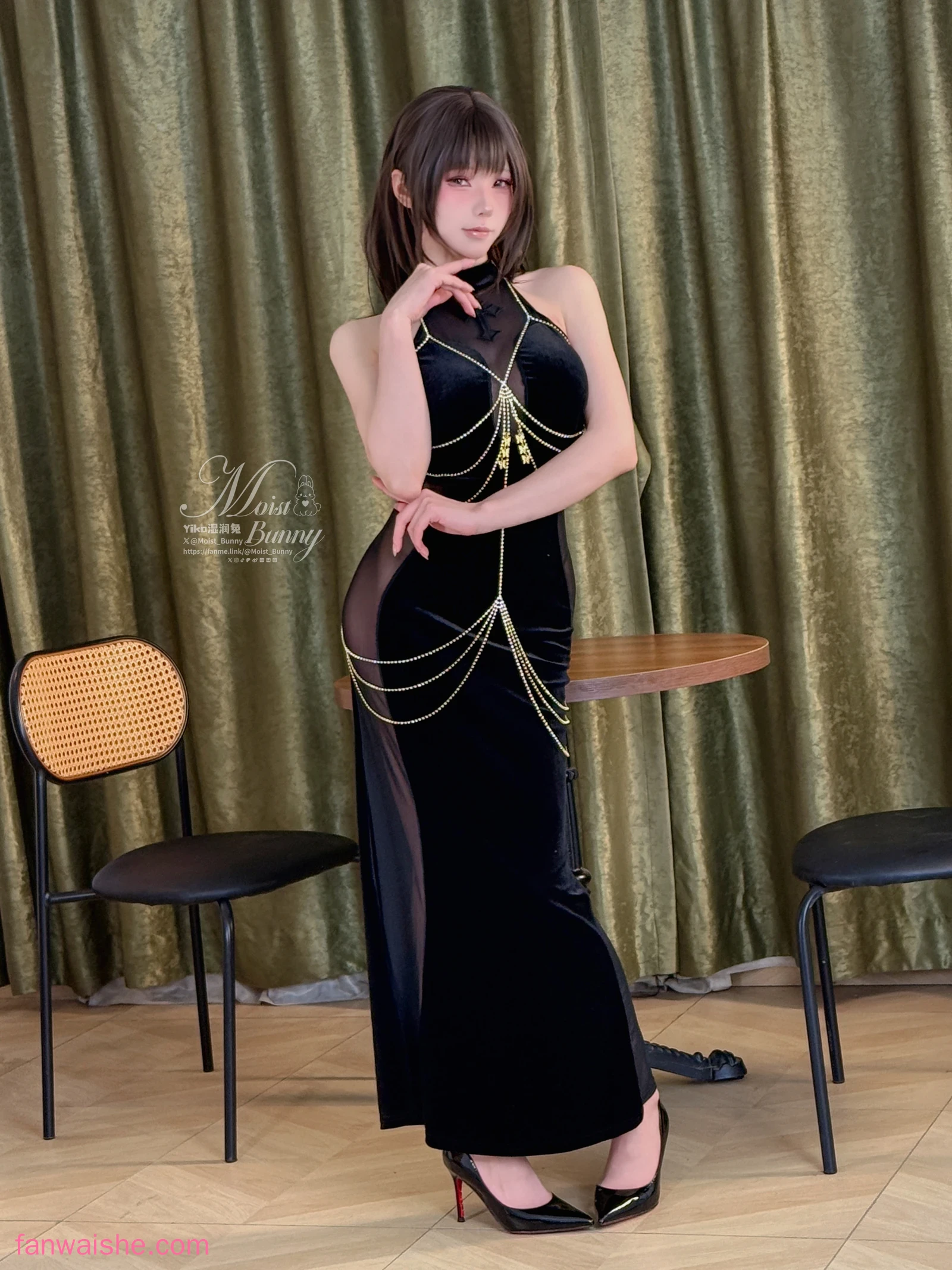Yiko湿润兔 Yiko湿润兔 NO.067 - 2026年03月月票特典 黑色丽花