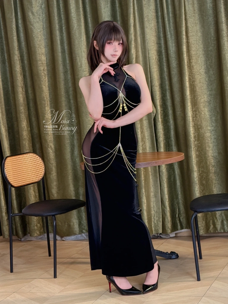Yiko湿润兔《2026年03月月票特典 黑色丽花》主题写真：34张全套美图
