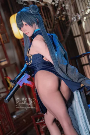 Yiko湿润兔《2026年04月 碧蓝档案 龙华妃咲》主题写真：113张全套美图，含2个视频