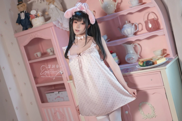 Yiko湿润兔《2026年04月 晚安少女》主题写真：118张全套美图，含3个视频