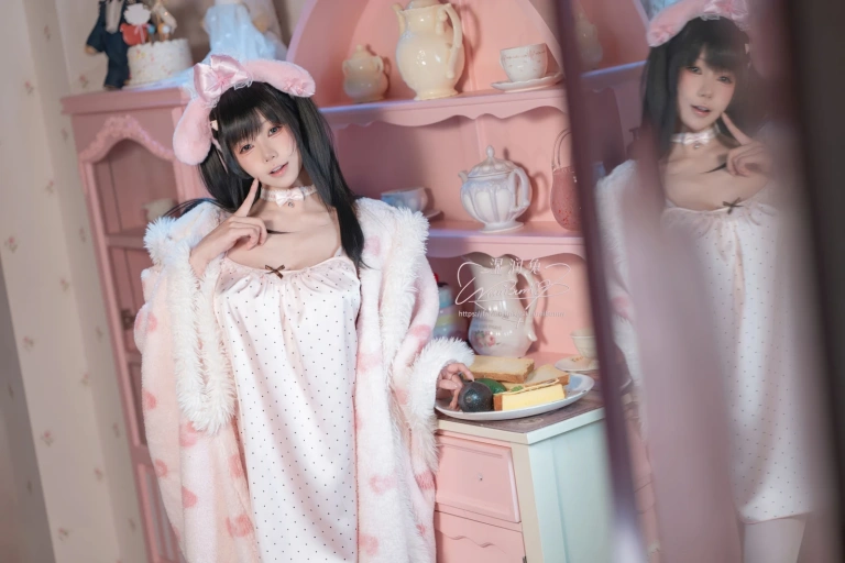 Yiko湿润兔《2026年04月 晚安少女》主题写真：118张全套美图，含3个视频