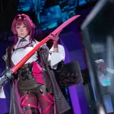 Yiko湿润兔《2026年05月 崩坏：星穹铁道 卡芙卡》主题写真：106张全套美图，含2个视频