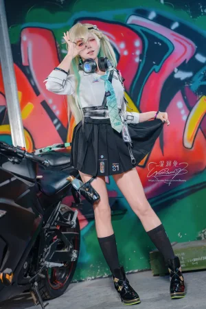 Yiko湿润兔《2026年05月 鸣潮 琳奈》主题写真：122张全套美图，含2个视频
