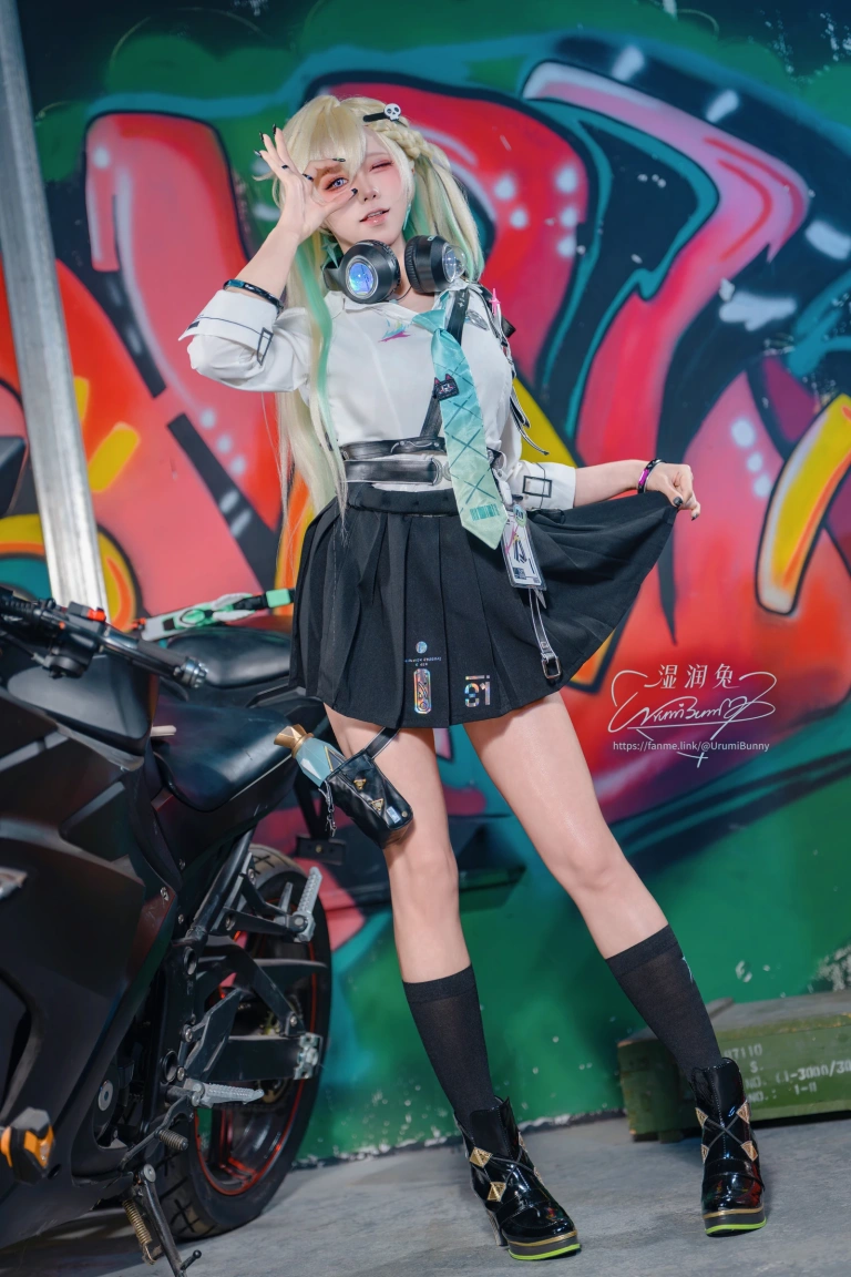Yiko湿润兔《2026年05月 鸣潮 琳奈》主题写真：122张全套美图，含2个视频