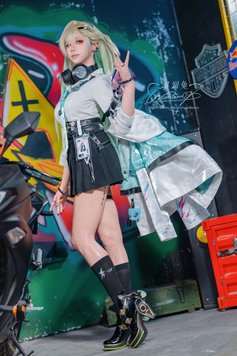 Yiko湿润兔《2026年05月 鸣潮 琳奈》主题写真：122张全套美图，含2个视频