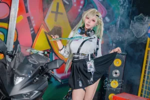 Yiko湿润兔《2026年05月 鸣潮 琳奈》主题写真：122张全套美图，含2个视频