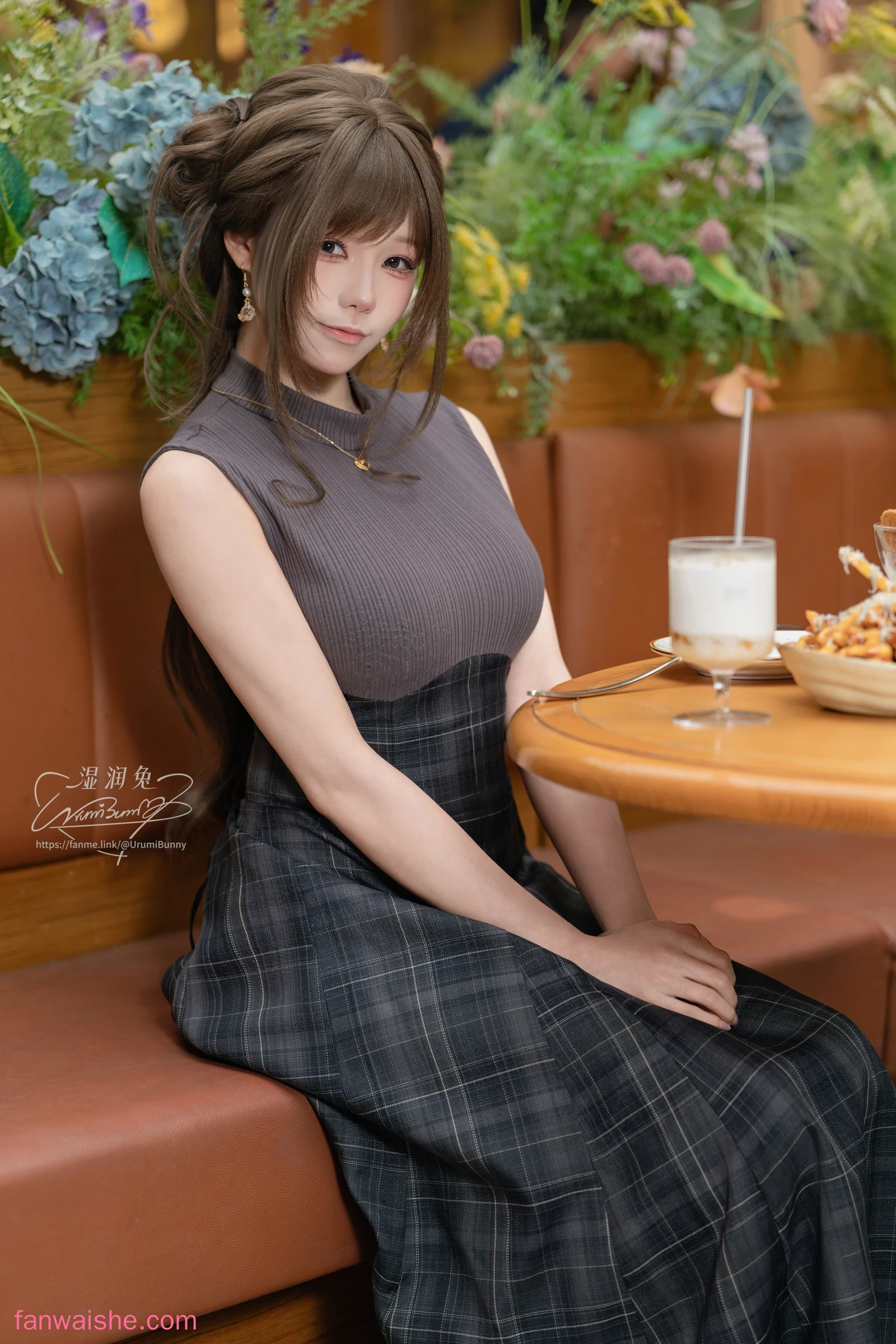 Yiko湿润兔 Yiko湿润兔 NO.074 - 2026年05月 网友的一日约会