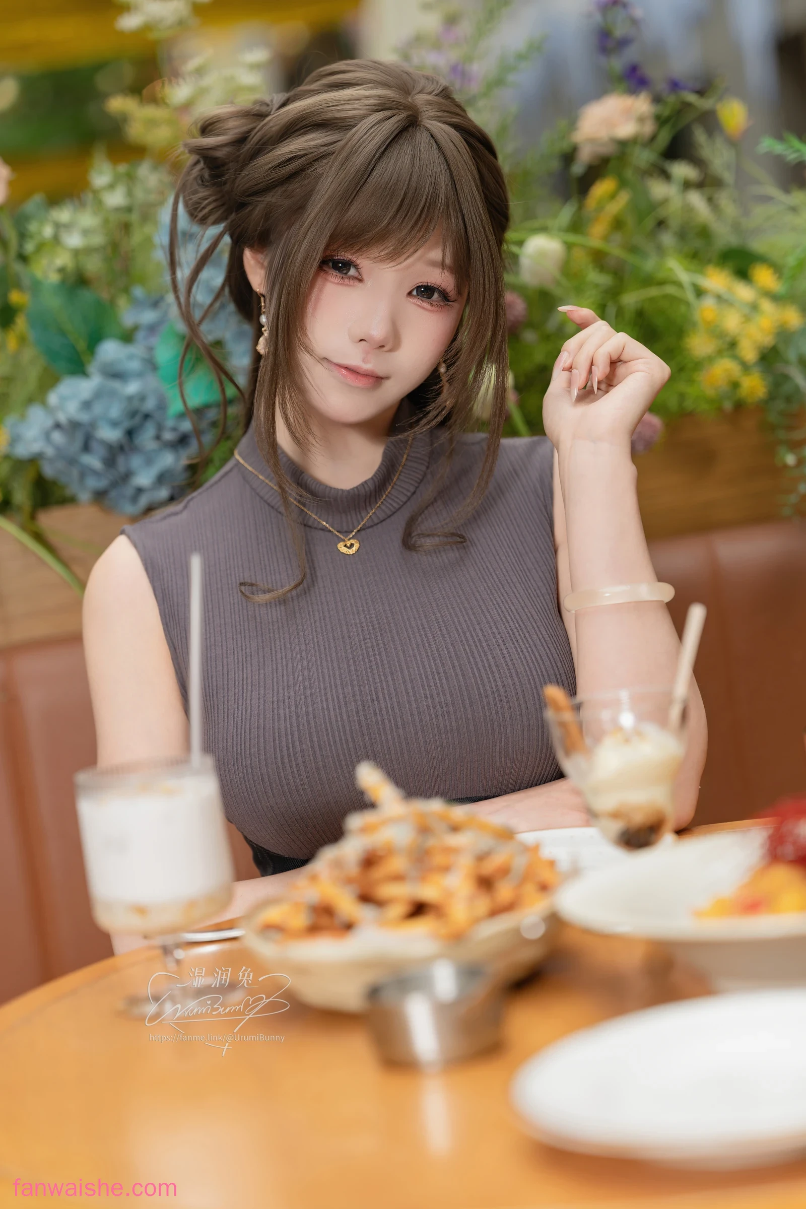 Yiko湿润兔 Yiko湿润兔 NO.074 - 2026年05月 网友的一日约会