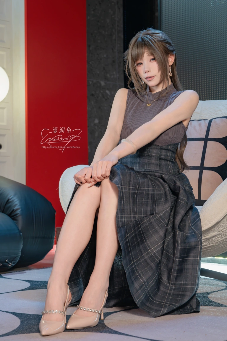 Yiko湿润兔《2026年05月 网友的一日约会》主题写真：120张全套美图，含3个视频
