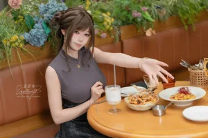 Yiko湿润兔《2026年05月 网友的一日约会》主题写真：120张全套美图，含3个视频