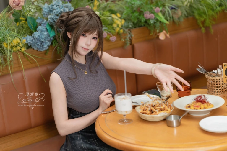 Yiko湿润兔《2026年05月 网友的一日约会》主题写真：120张全套美图，含3个视频