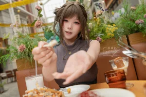 Yiko湿润兔《2026年05月 网友的一日约会》主题写真：120张全套美图，含3个视频
