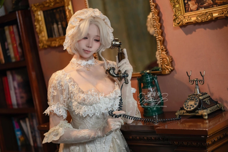 Yiko湿润兔《2026年06月 大小姐的思春期》主题写真：108张全套美图，含3个视频
