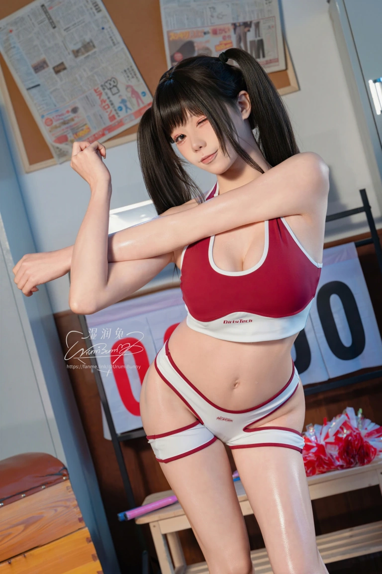 Yiko湿润兔《2026年08月 首席啦啦队员》主题写真：126张全套美图，含3个视频