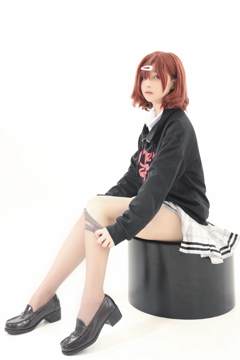 幼愛Youmeko《樋口円香灰丝》主题写真：25张全套美图