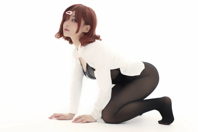 幼愛Youmeko《樋口円香竞泳灰丝》主题写真：29张全套美图