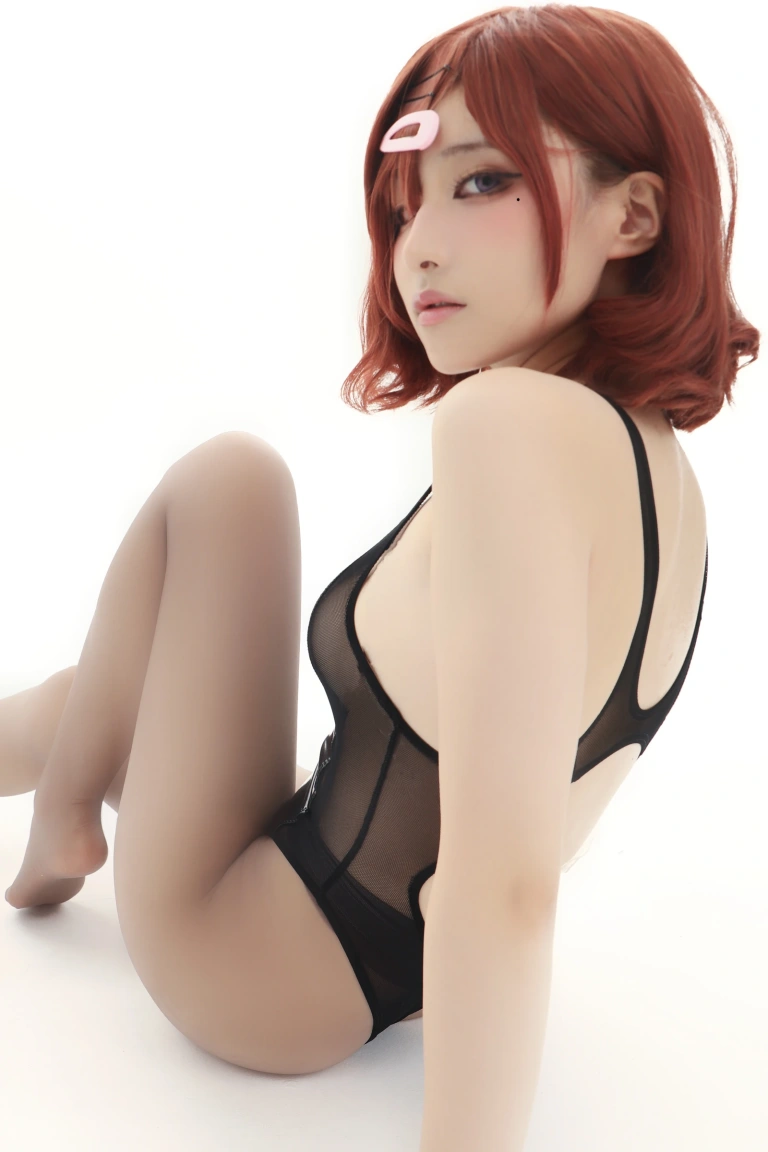 幼愛Youmeko《樋口円香竞泳无衬衫灰丝》主题写真：36张全套美图