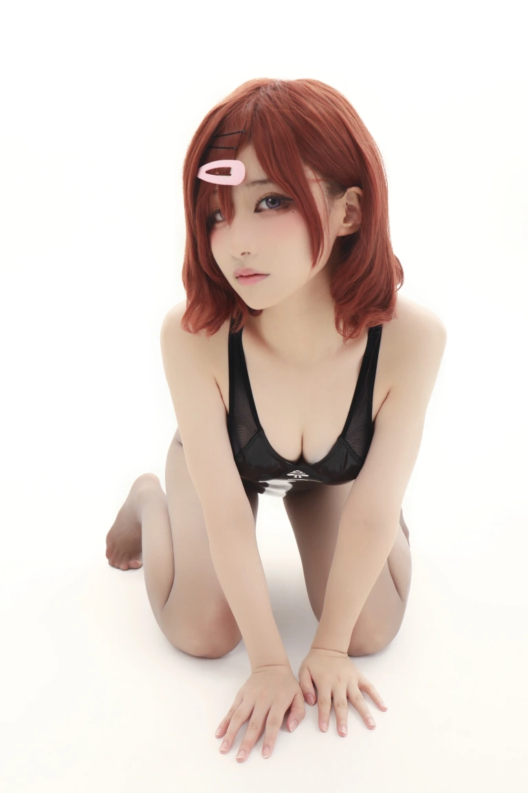 幼愛Youmeko《樋口円香竞泳无衬衫灰丝》主题写真：36张全套美图