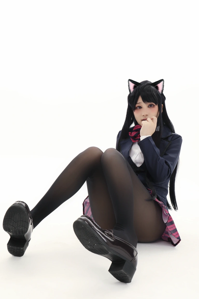 幼愛Youmeko《古见硝子》主题写真：60张全套美图