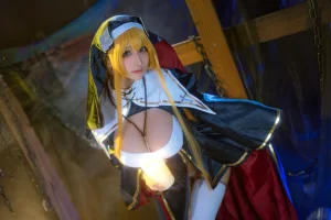 幼愛Youmeko《修女 夏洛特》主题写真：29张全套美图