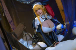 幼愛Youmeko《修女 夏洛特》主题写真：29张全套美图