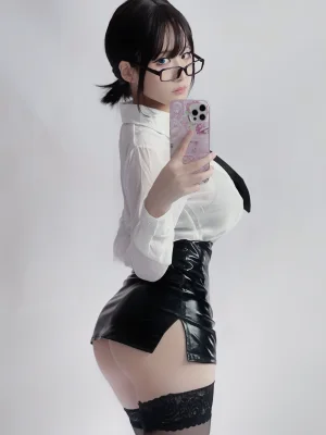 幼愛Youmeko《早安,想吃点什么？》主题写真：28张全套美图