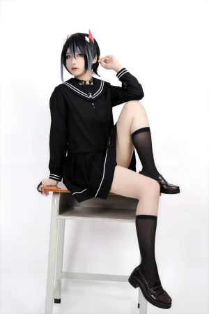 幼愛Youmeko《胡滕JK》主题写真：41张全套美图