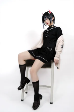 幼愛Youmeko《胡滕JK》主题写真：41张全套美图