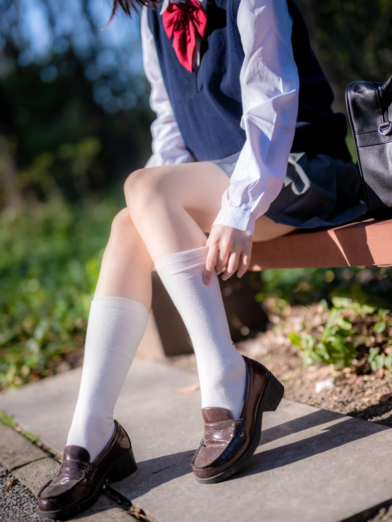 幼愛Youmeko《天乃莉莉纱》主题写真：27张全套美图