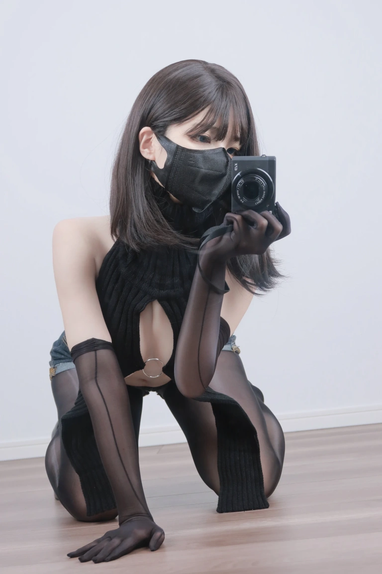 幼愛Youmeko《毛衣姐姐》主题写真：19张全套美图