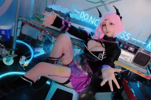 幼愛Youmeko《泰丝 TESS Set [Erophone]》主题写真：18张全套美图