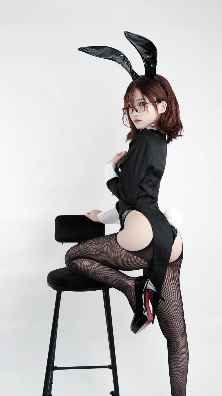 幼愛Youmeko《円香兔女郎》主题写真：10张全套美图