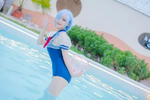 幼愛Youmeko《Patreon 蕾姆泳装》主题写真：18张全套美图