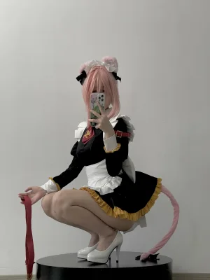 幼愛Youmeko《Patreon 阿斯托尔福女仆》主题写真：56张全套美图