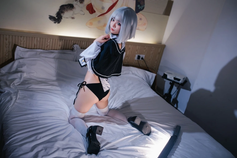 洛城雪Yuki《涤罪神官》主题写真：37张全套美图